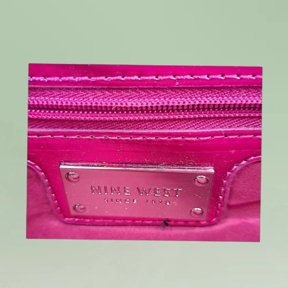 Nine West nwot strap